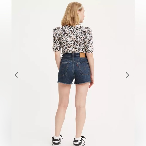 Levi’s Ribcage High Rise Cut Off Button-fly Denim Jean Shorts Size 28 - Picture 5 of 16